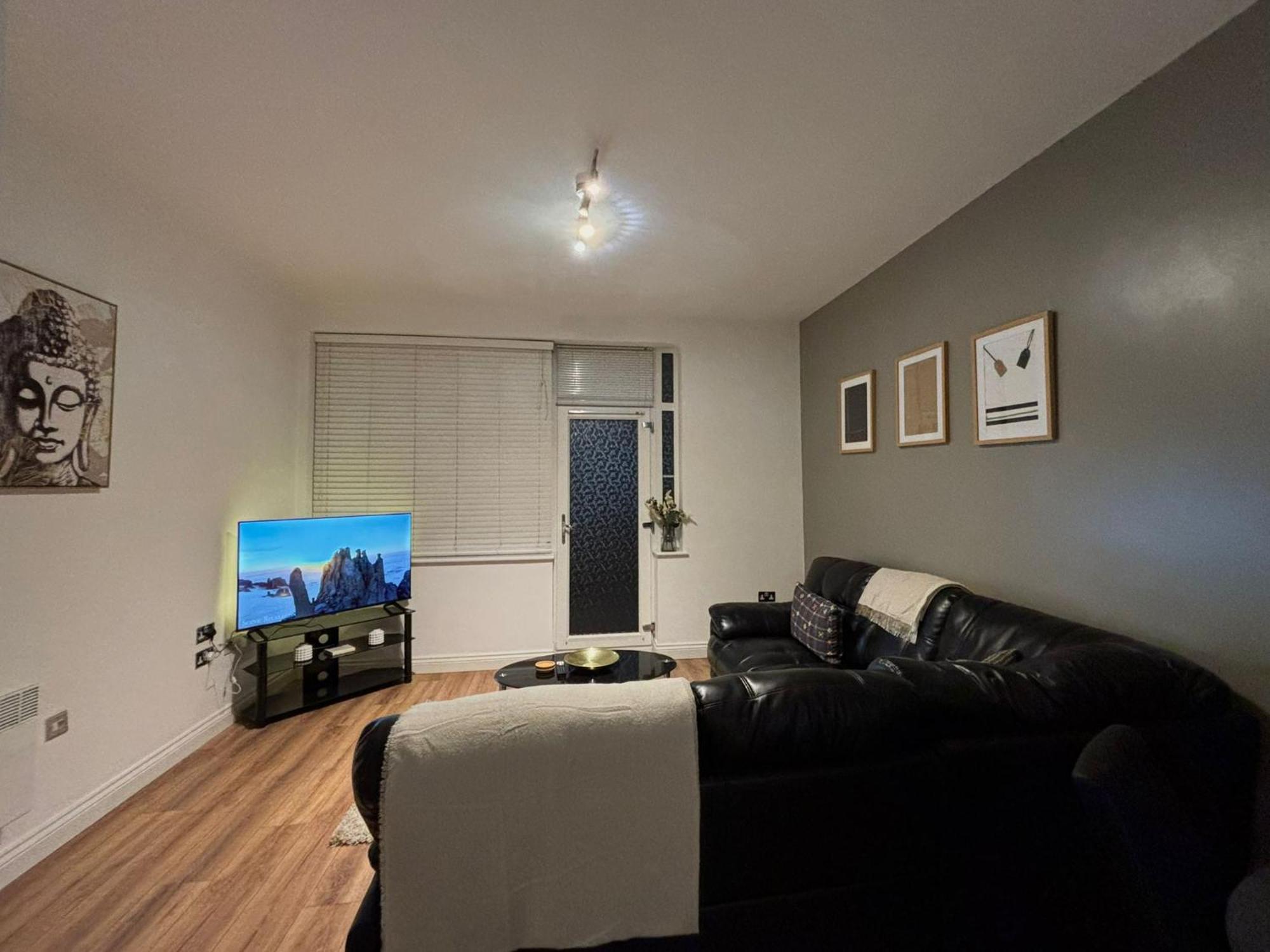 24-7 Secured City Centre Apartments With Free Underground Parking And Wifi Birmingham Zewnętrze zdjęcie
